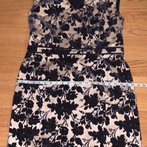 Tory Burch Dayton Floral Jacquard Dress. Fits like a large - Picture 7 of 8